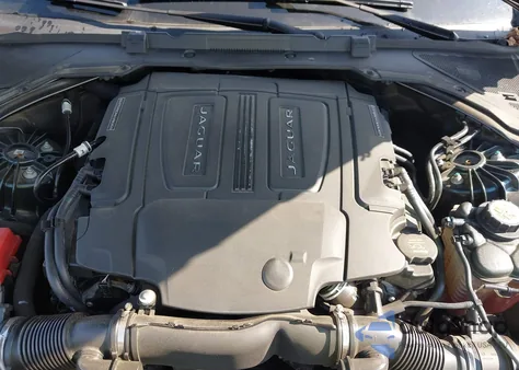 2017 Jaguar Xe 35T Premium z USA, uszkodzony, nr VIN SAJAD4BV8HA974695